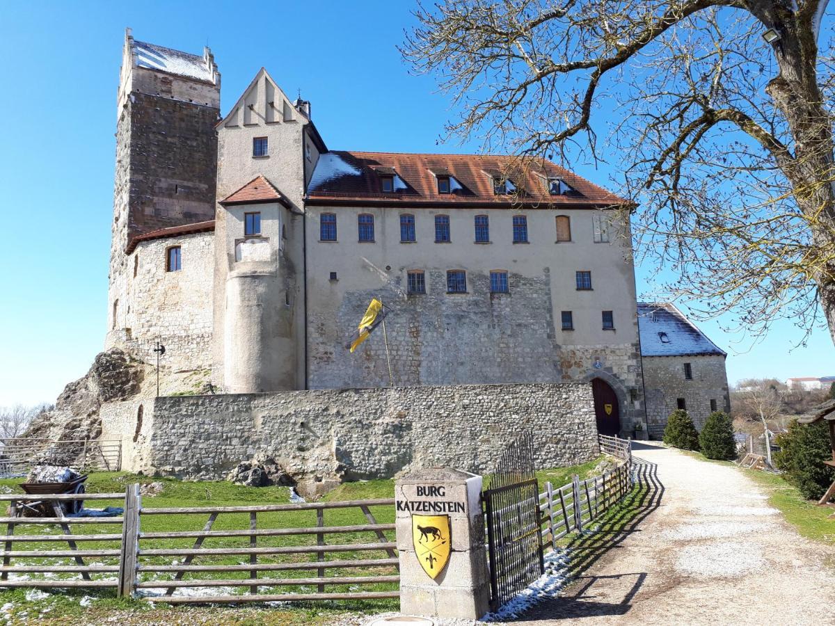 Burg Katzenstein Hotel Exterior foto