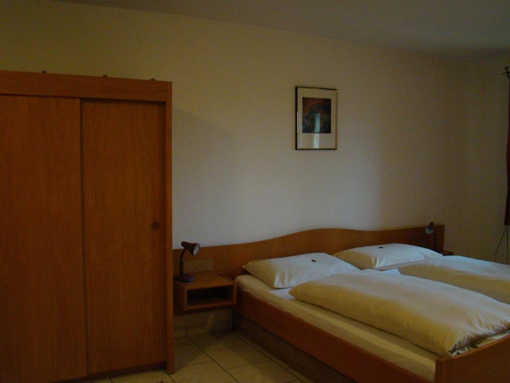Burg Katzenstein Hotel Cameră foto
