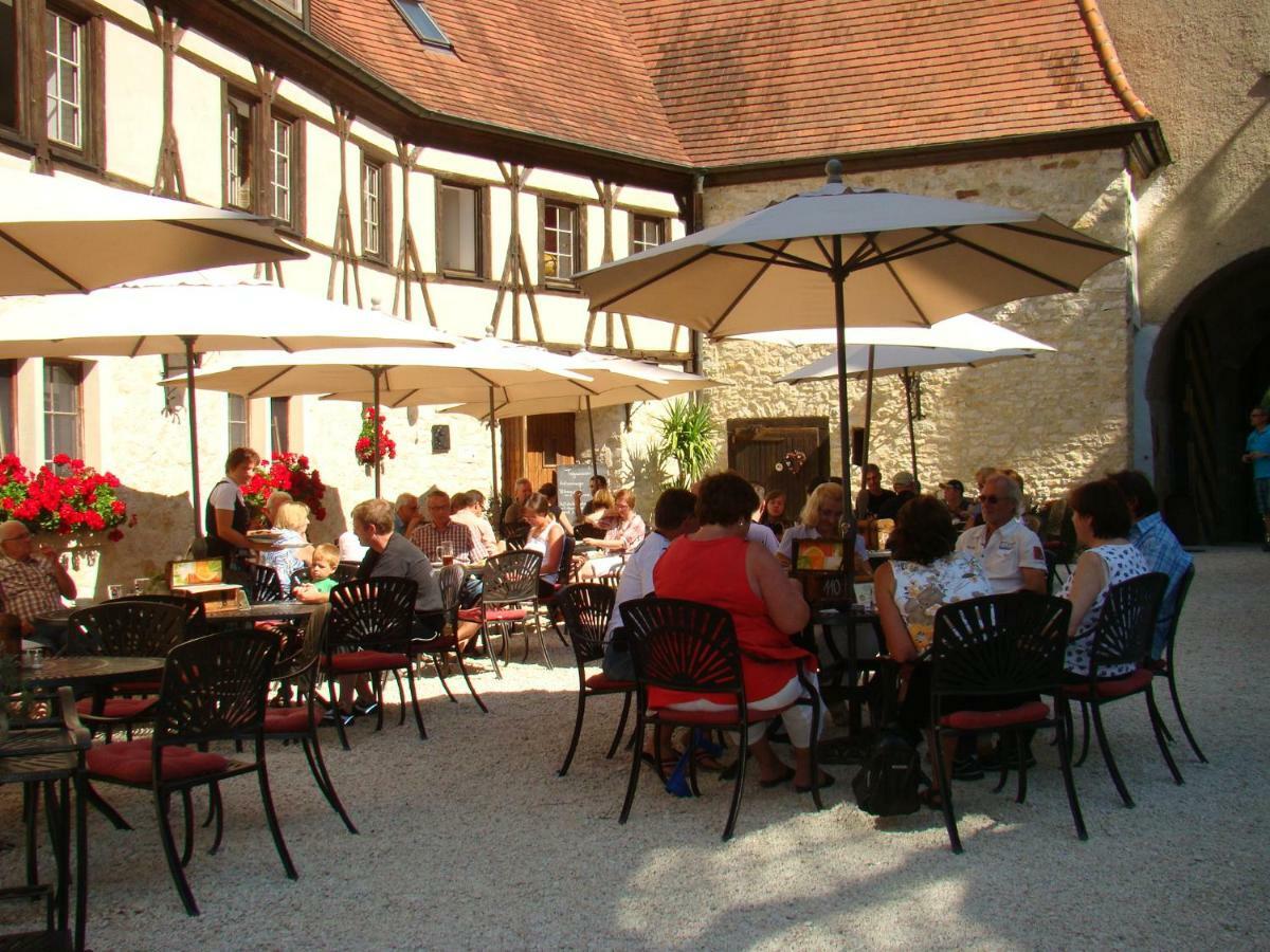 Burg Katzenstein Hotel Exterior foto